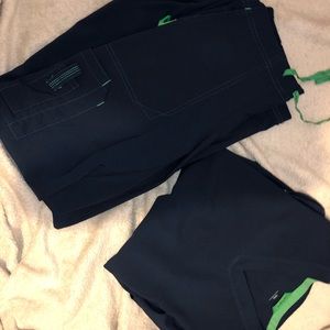 XS PETITE CARHARTT SCRUBS